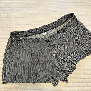 Old Navy Black and White Striped Women Shorts